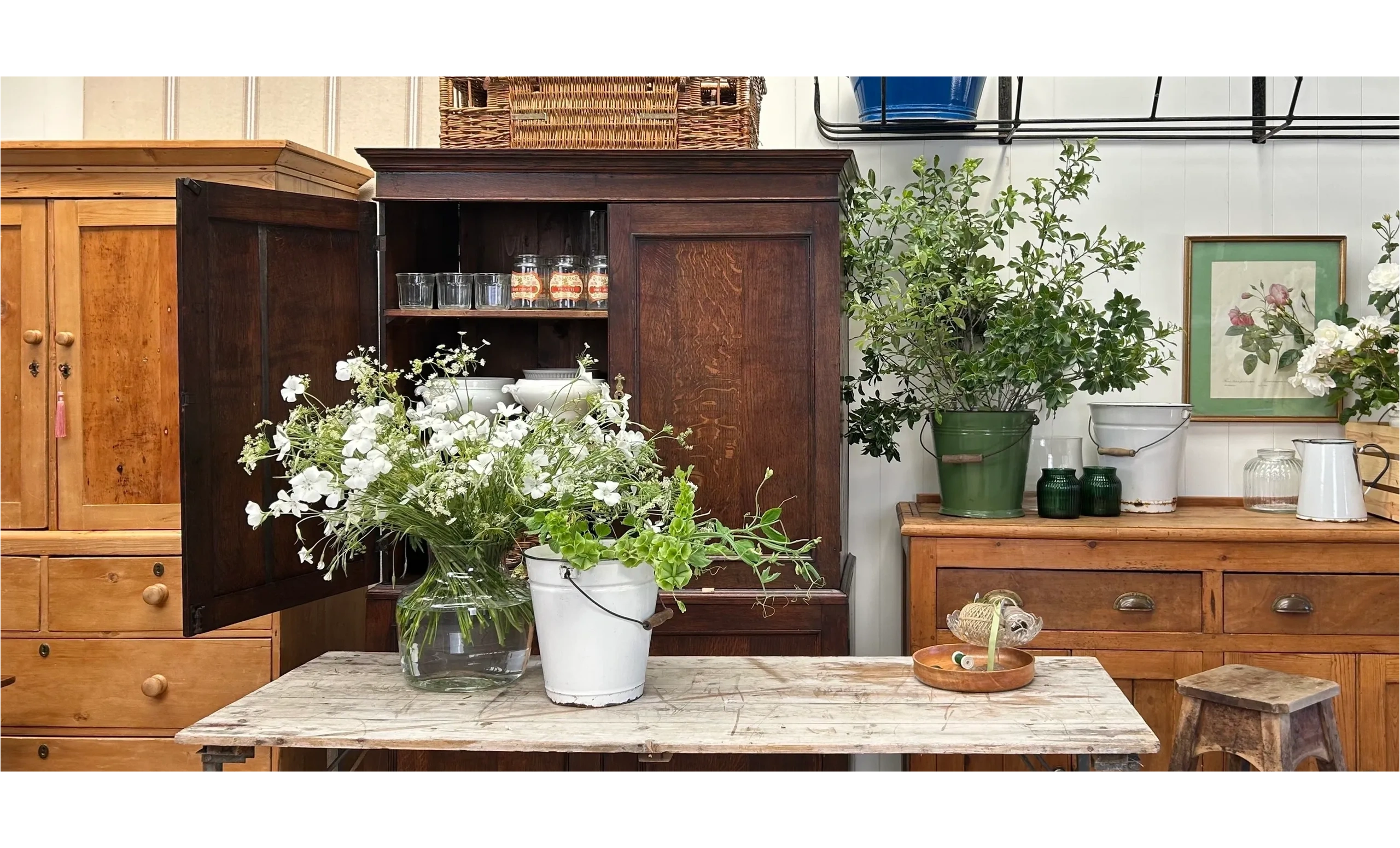 English Antique Furniture And Bespoke Florist Service english-antique-furniture-and-bespoke-florist-service