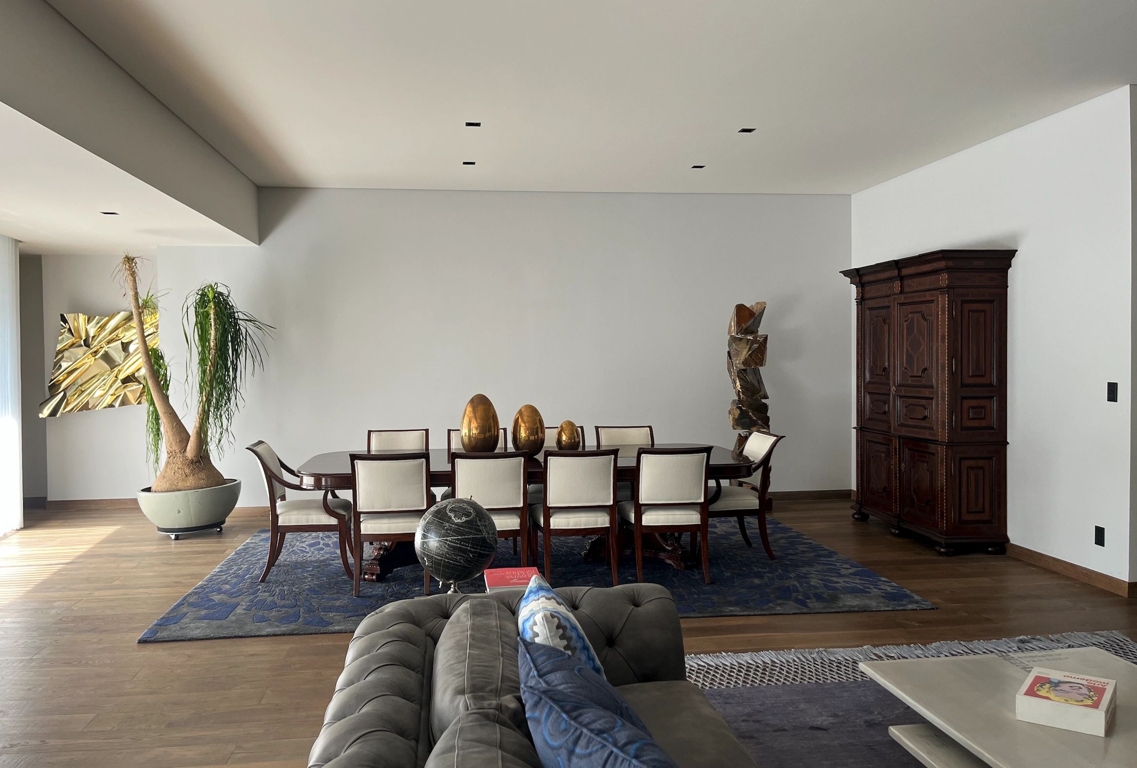 INSTALACIÓN DE MOBILIARIO Y EQUIPO