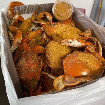 Maryland Hard Shell Crabs by the 1/2 Bushel Fresh Steamed with (5