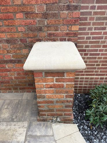 Cleaning the walls of the house