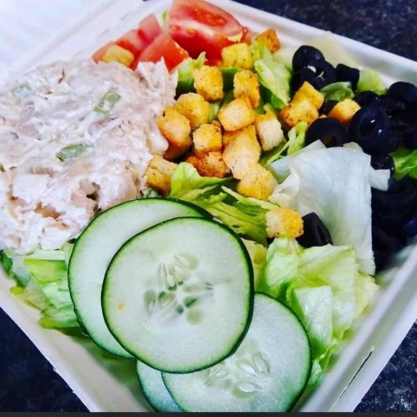 Side Salad w/Scoop of Chicken Salad