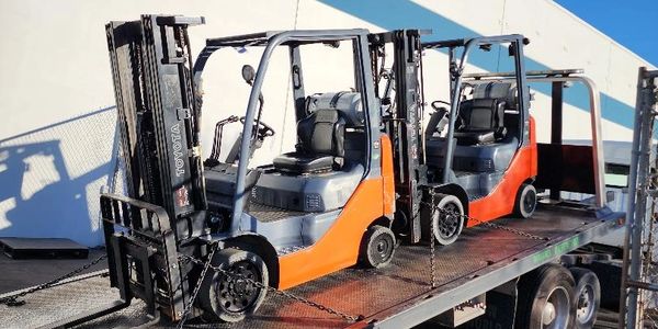 Toyota 8 series Forklift Propane Rentals, Towing