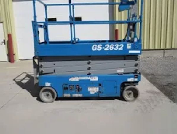 Gennie 26 Ft Scissor lift rentals deerfield beach, 26 ft scissor lift rentals davie, scissor lift 