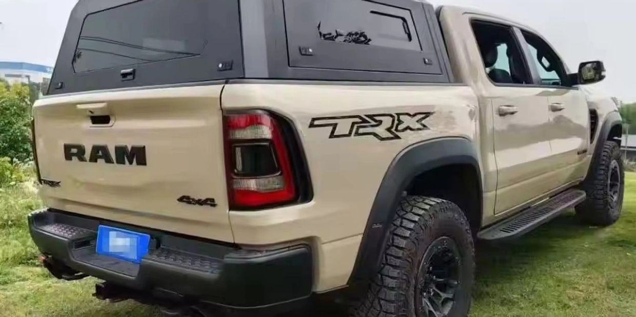 Great Lakes Outlander, we’re passionate truck enthusiasts turned business owners. With years of expe