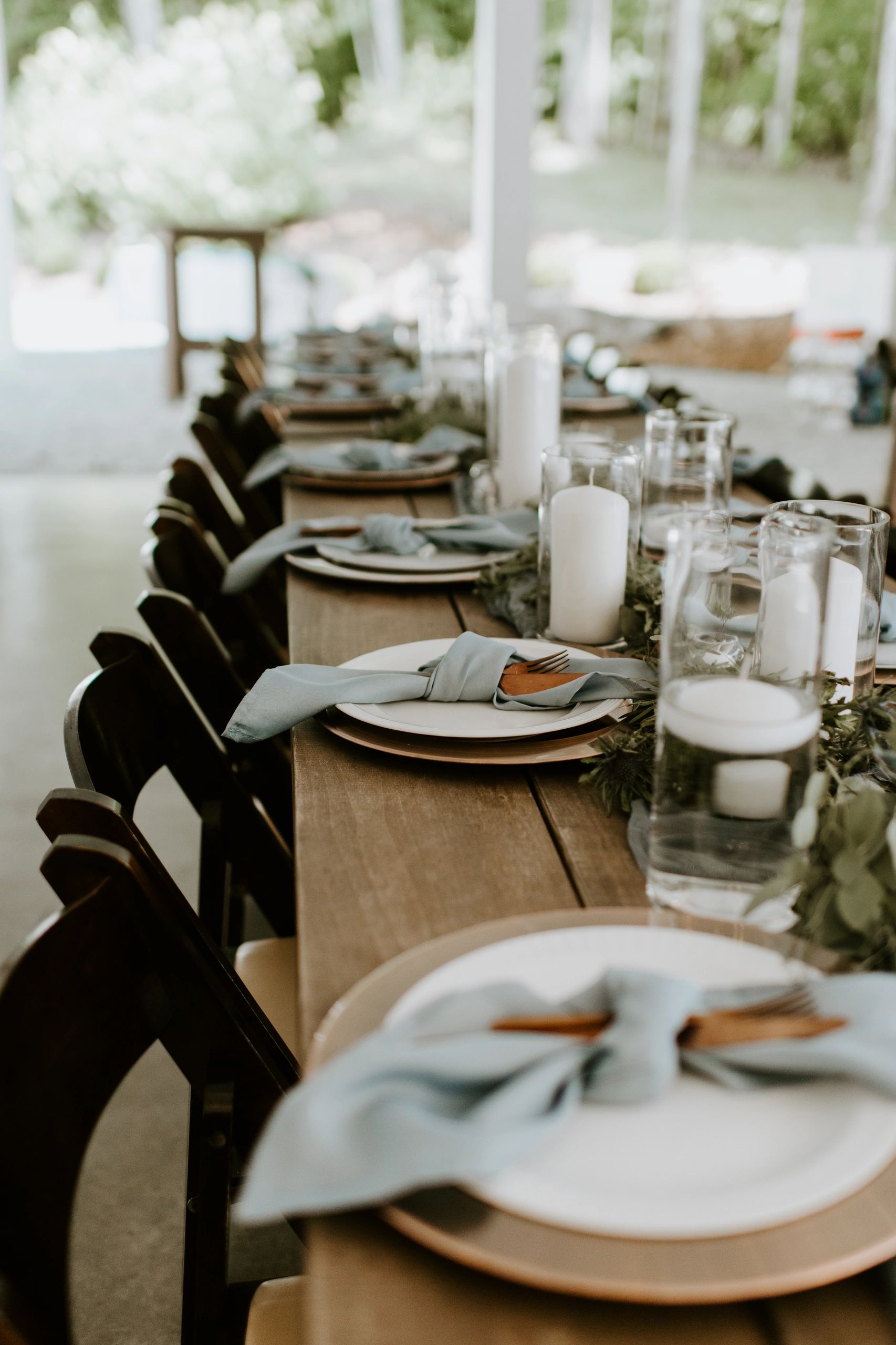 HOW TO ELEVATE YOUR WEDDING TABLE DECOR FOR A LUXURY WEDDING LOOK, image size:1706x2560