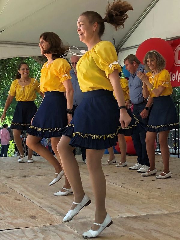 Dancers on their toes.