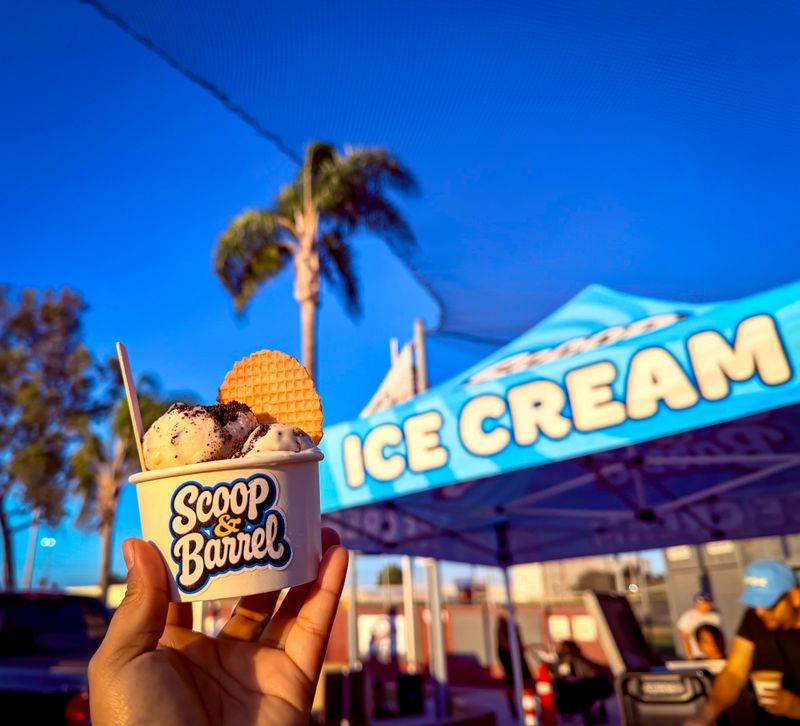 Artisan ice cream pop-up in Torrance California by Scoop & Barrel – dairy-free, lactose-free, non-GMO ice cream catering and events