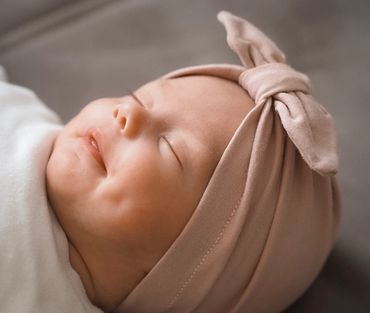 Newborn Smile Lächeln Pastell Shooting Baby Babygirl Mädchen Fotografie Alina Schwertner