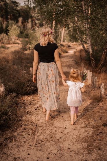 Mutter Tochter Familie Tanzen Klatenberge telgte münster Warendorf Blumenkranz Shooting Outdoor