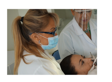DENTIST IN CANCUN is an artist in the delicate handling and subtle control of oral tissues.