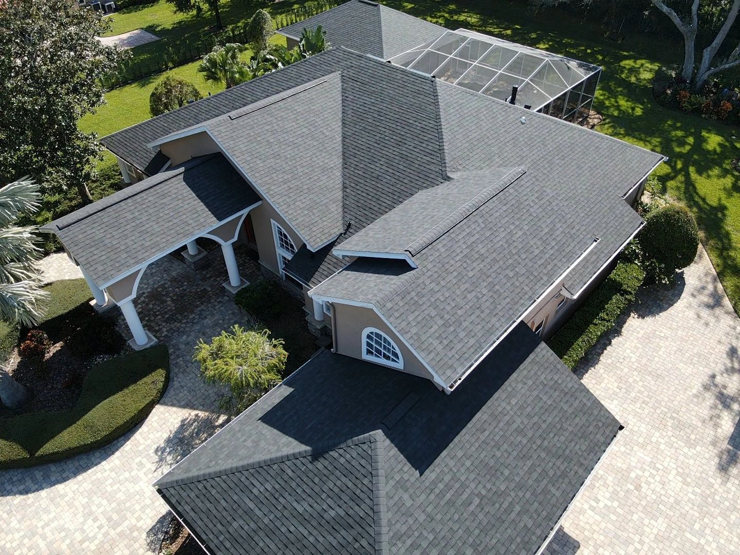 Brad McDonald Roofing & Construction logo