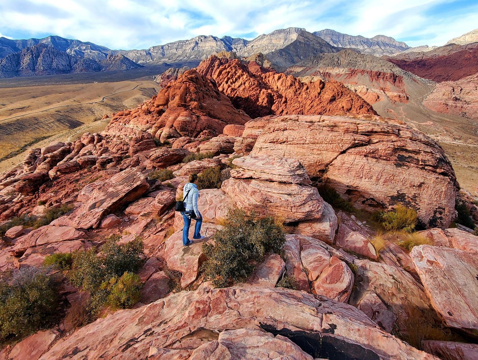 woman hiking the Red Rock Canyons in Las Vegas Nevada