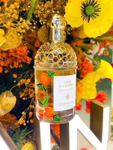 Live Activation | Perfume Bottle Painting, Guerlain. 
2022.