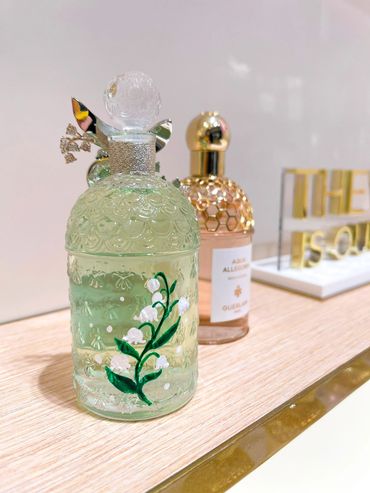 Live Activation | Perfume Bottle Painting, Guerlain. 
2022.