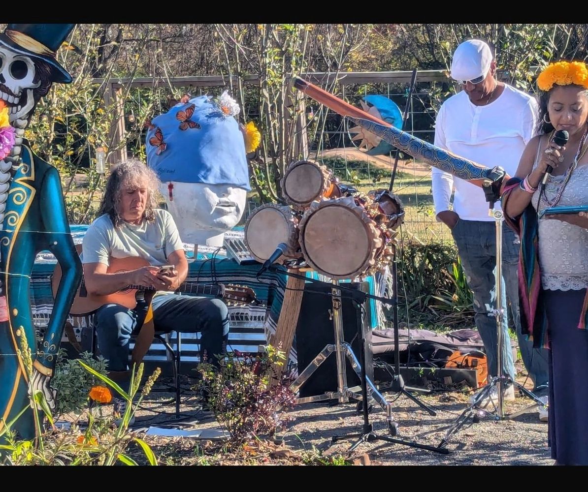 Celebración  en la granja urbana honrando la fuerza de nuestras conexiones  y tradiciones11/2/2024 V