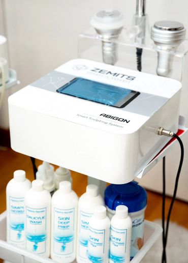 Zemits Abigon RF slimming system with double action: Radiofrequency Energy and Ultrasonic Cavitation