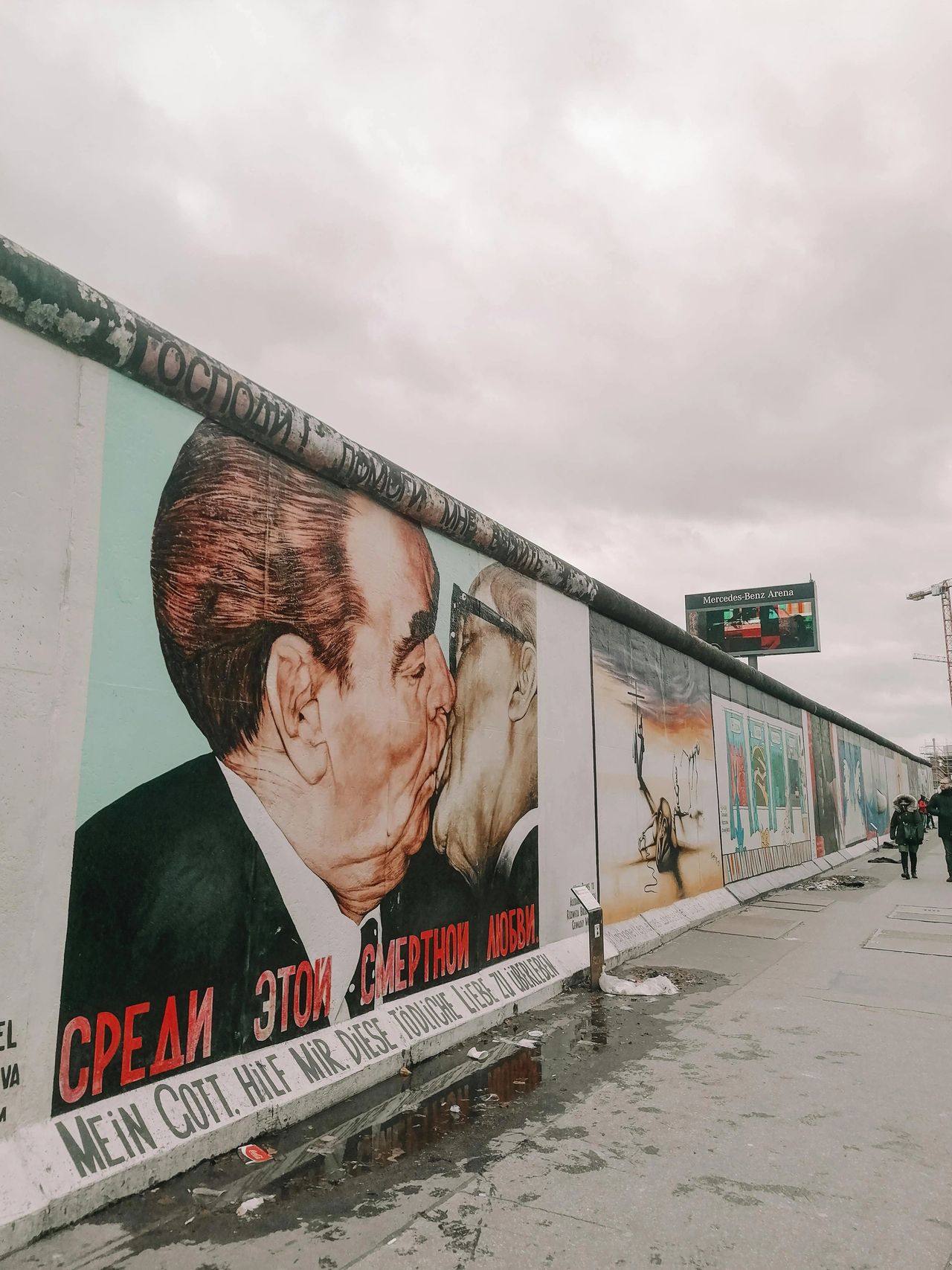 ‘Fraternal Kiss’ on the East Side Gallery in Berlin