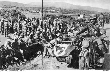 2/1st Bn and 2/3 Field Rgt POWs at Retimo airfield, Crete 30 May 1941. AWM 101185