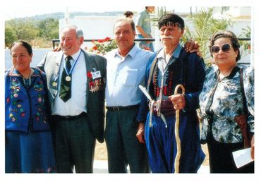 Australian veterans and Cretans at Kisamos, Crete May 1991 (source: G. Panayiotakis)
