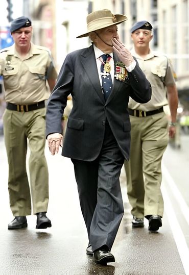 MAJOR GENERAL PAUL CULLEN NX163 leading 16th Brigade Anzac Day Sydney 2006