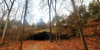 Dragon's Lair Cave - hiking and climbing at Sage Mountain