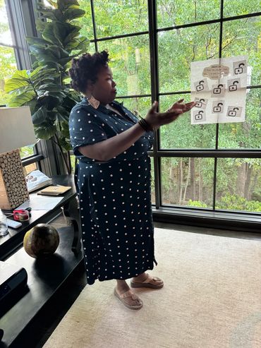 Lenora discussing the 6SES (6 Steps of Exceptional Solutions to level up your business) model