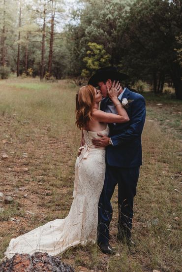 Western couple get married in the Pines in Northern, AZ