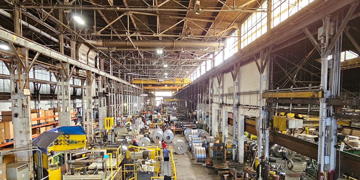 Stainless steel service center producing custom tempered and annealed stainless steel slit coil