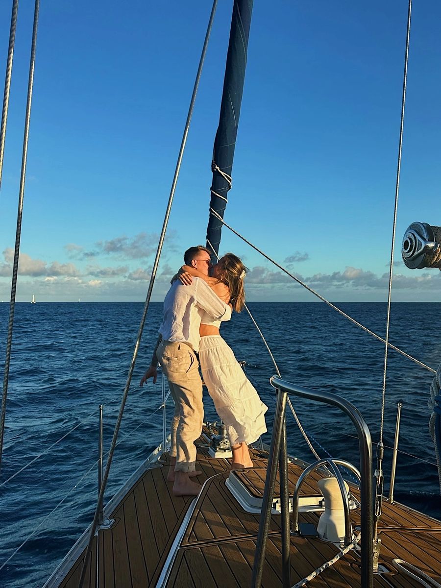 Proposal sail aboard Sailing Beauty in Honolulu