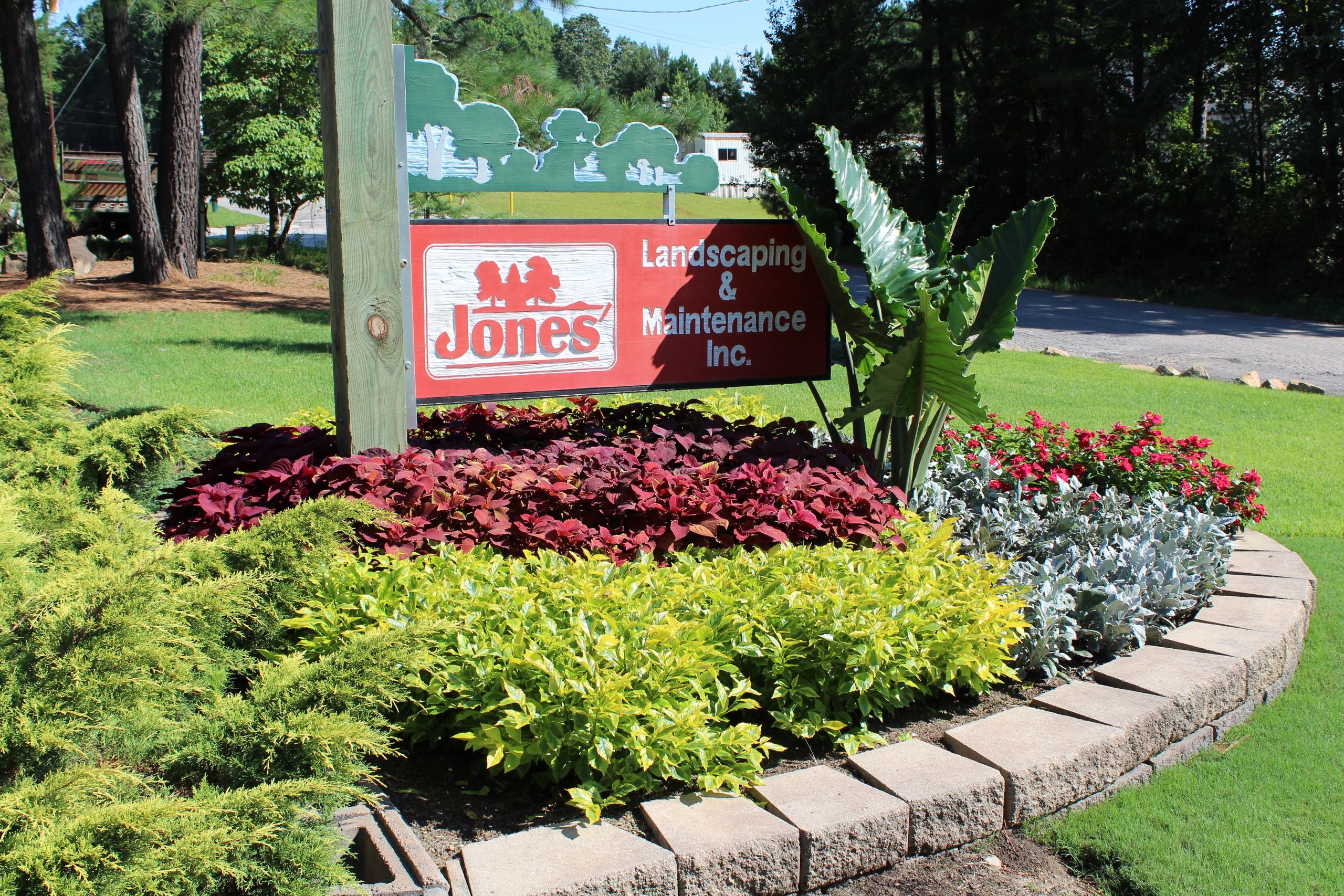Jones Landscaping & Maintenance