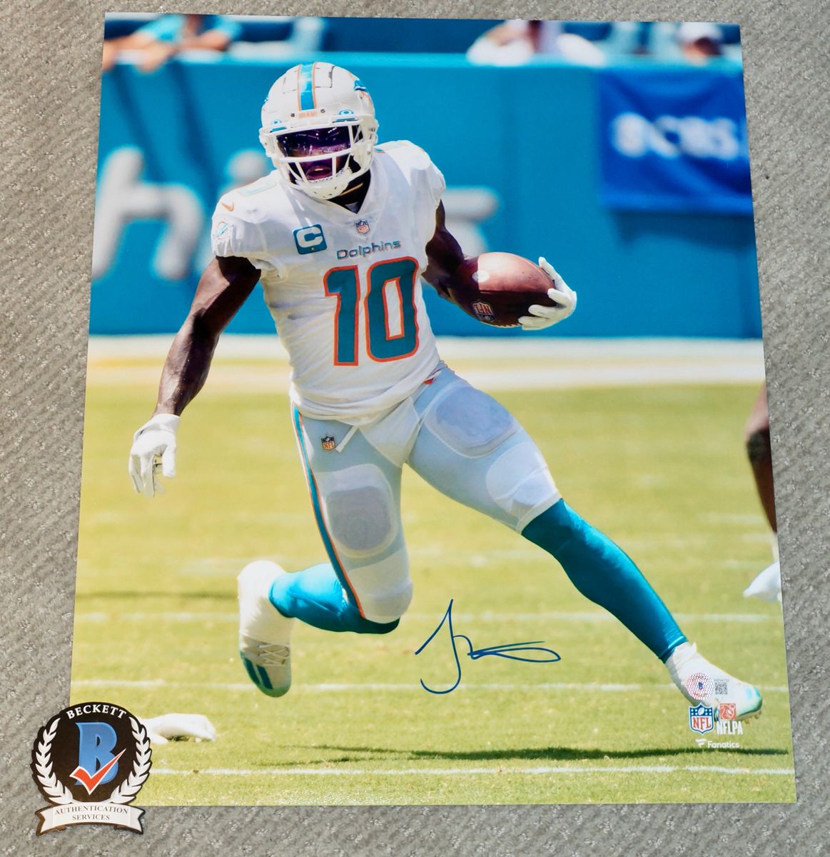 Tyreek Hill Miami Dolphins Signed Autograph Jersey HALF & HALF Beckett  Certified at 's Sports Collectibles Store