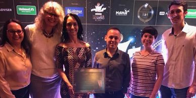 Luciana and team from Senior Sistemas receiving the HR Human Being Prize, in Florianopolis-Brazil.