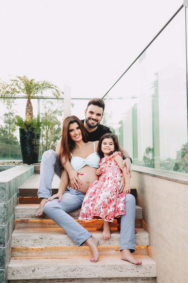 Ensaio gestante externo com a família 