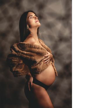 Ensaio gestante fashion em estúdio em Belo Horizonte