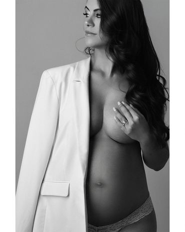 Ensaio gestante fashion em estúdio em Belo Horizonte