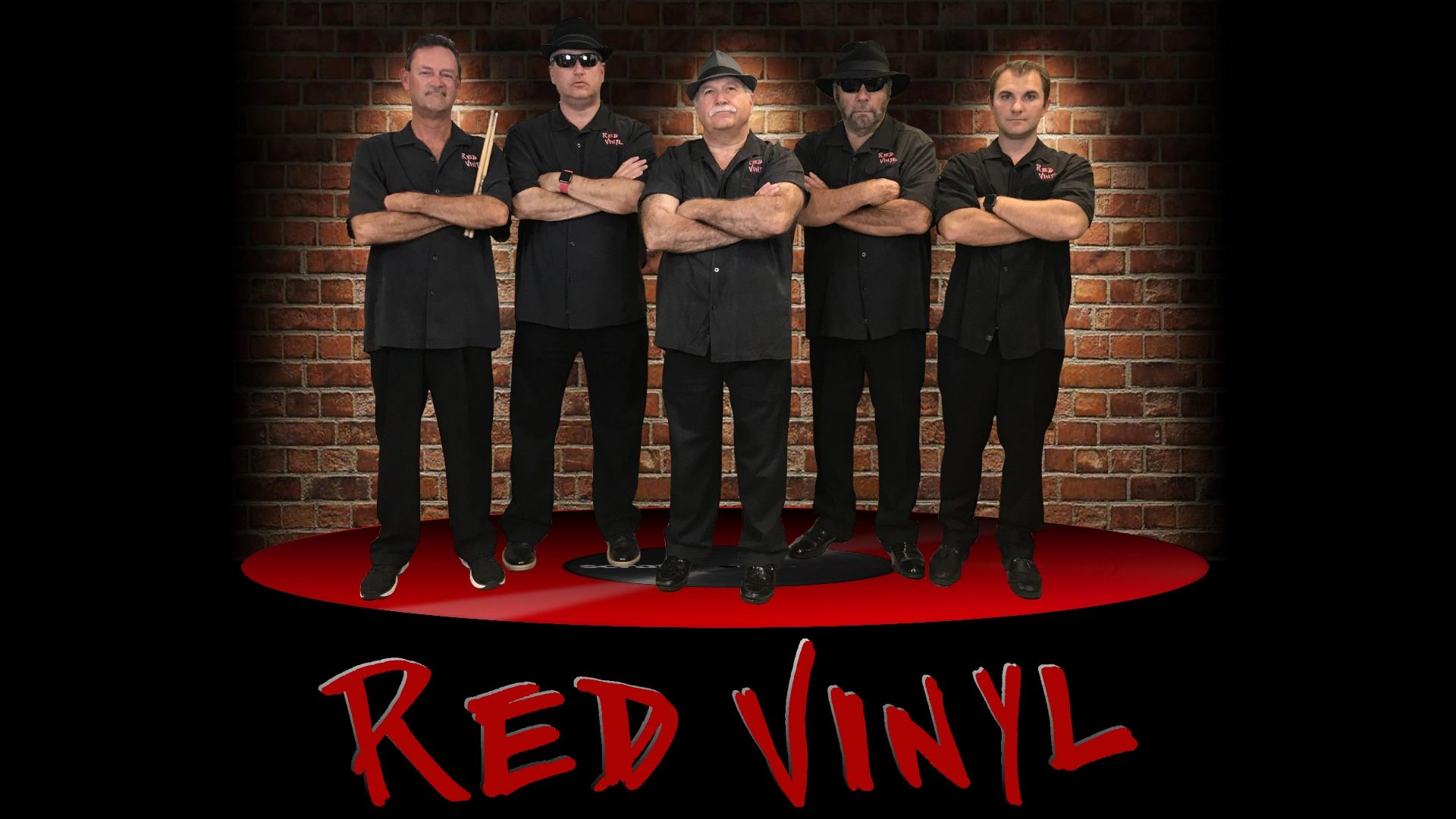 naturlig genvinde offentliggøre Red Vinyl Dance Band