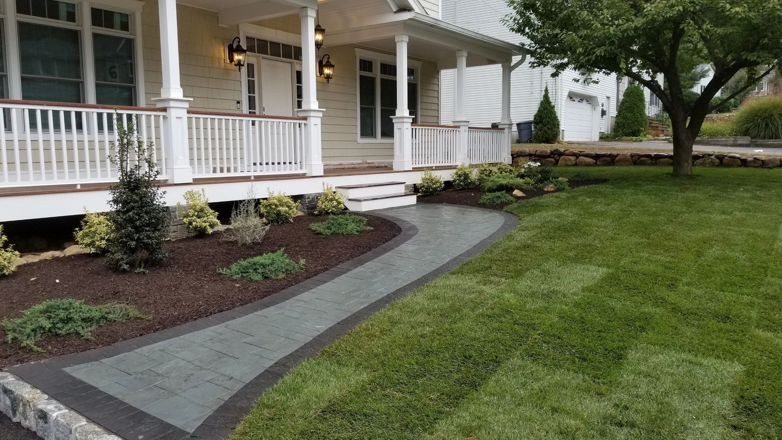 SCHMITT & CO LANDSCAPING LLC logo