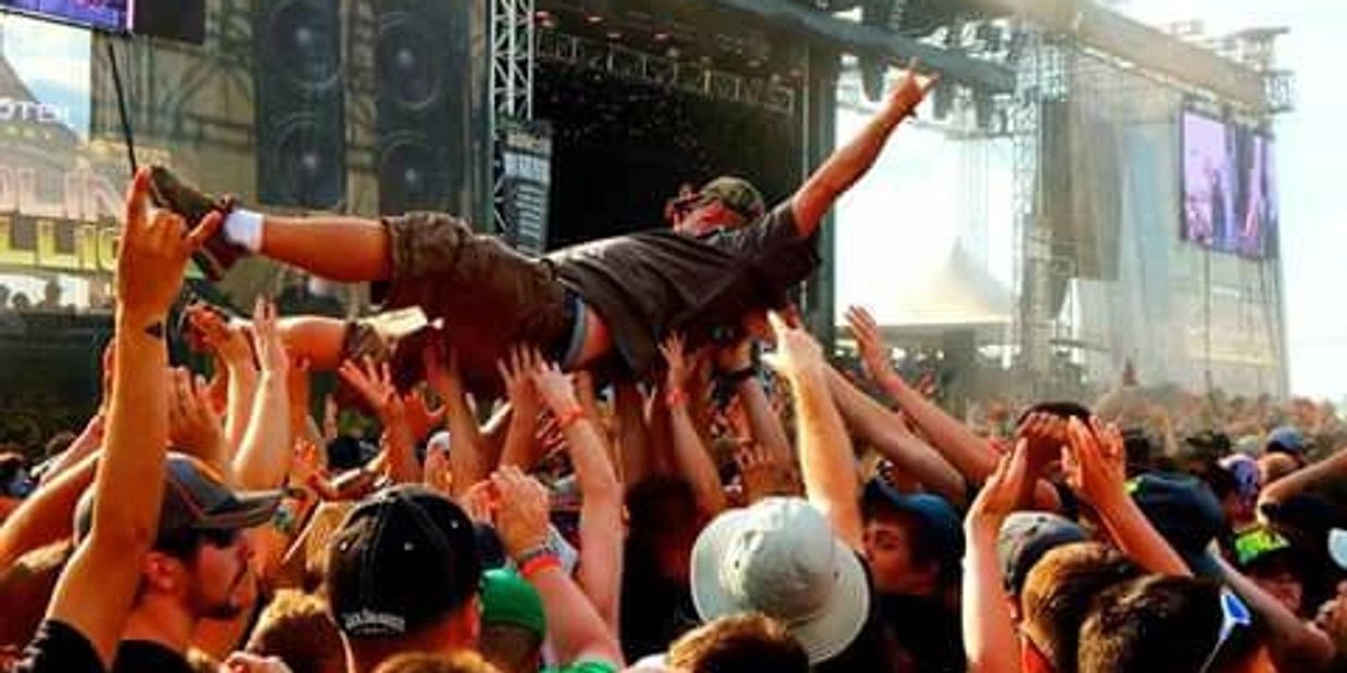 Crowd Surfing Over 60,000 Carolina Rebellion 2015 Concert Adventures, Concerts Blogs, Concert Reviews