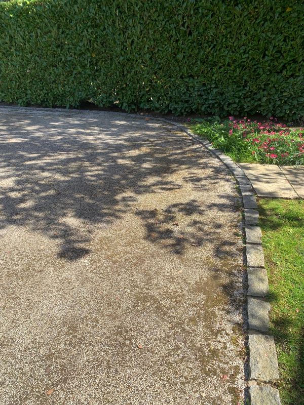 Resin driveway cleaning 
