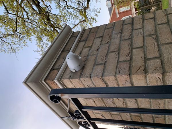Pressure washing gate 
