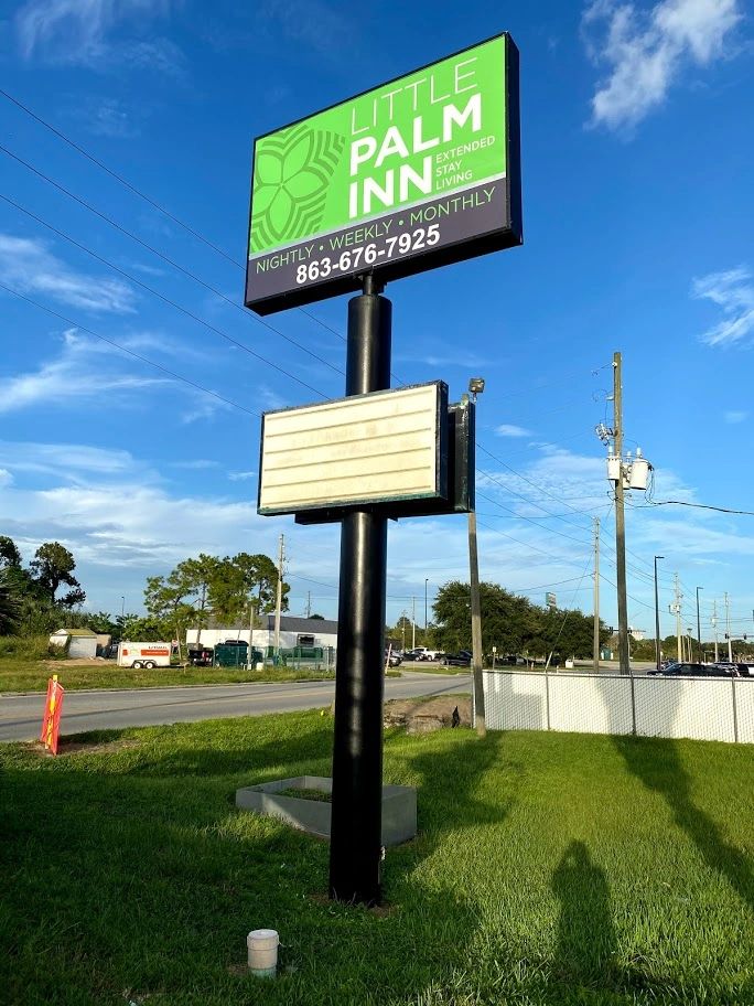 Hotel post signs