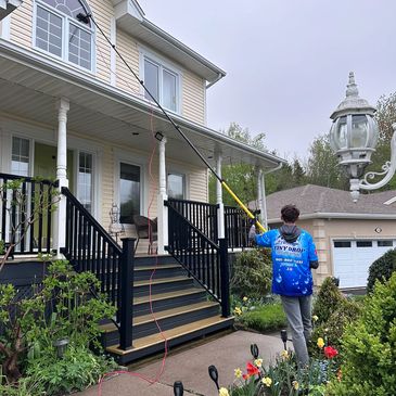 Tiny Drop washing windows