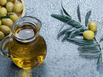 Olive Oil has been used for centuries in skincare, celebrities are using this liquid gold daily. 