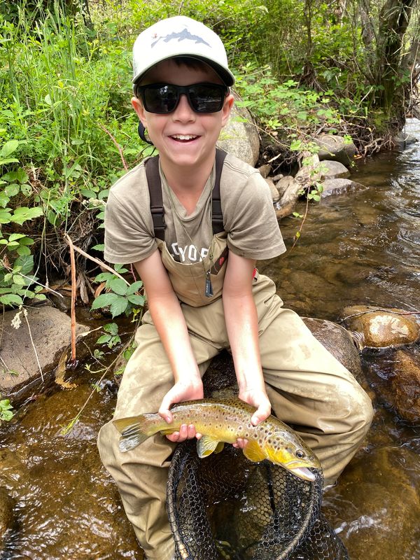 Beginners fly fishing courses. Learn to fly fish. Trout fly fishing