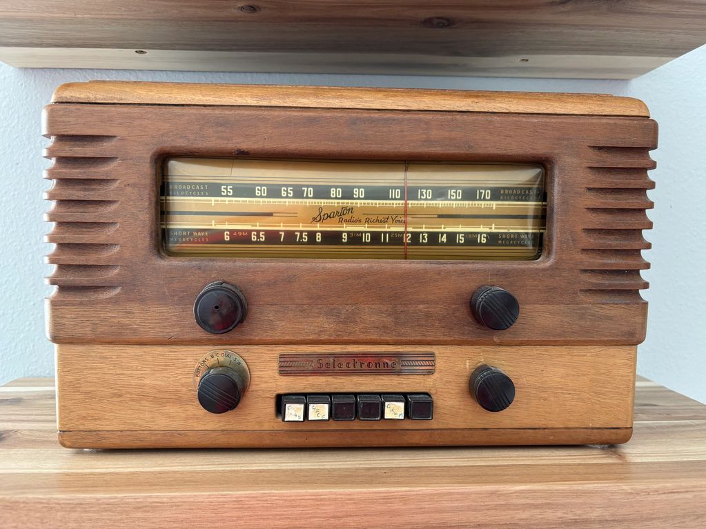 Sparton Radio Model 5441