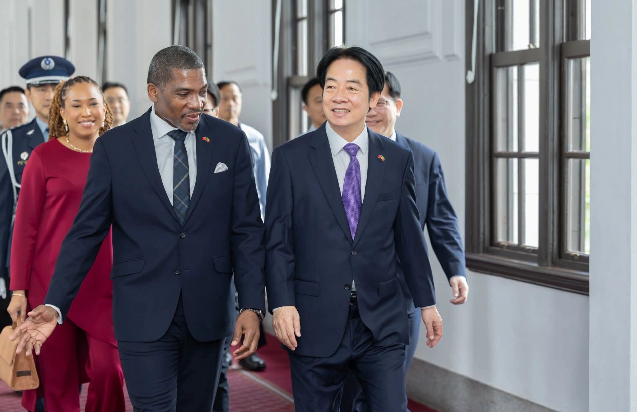 PRESIDENT LAI MEETS ST. KITTS & NEVIS PM DREW