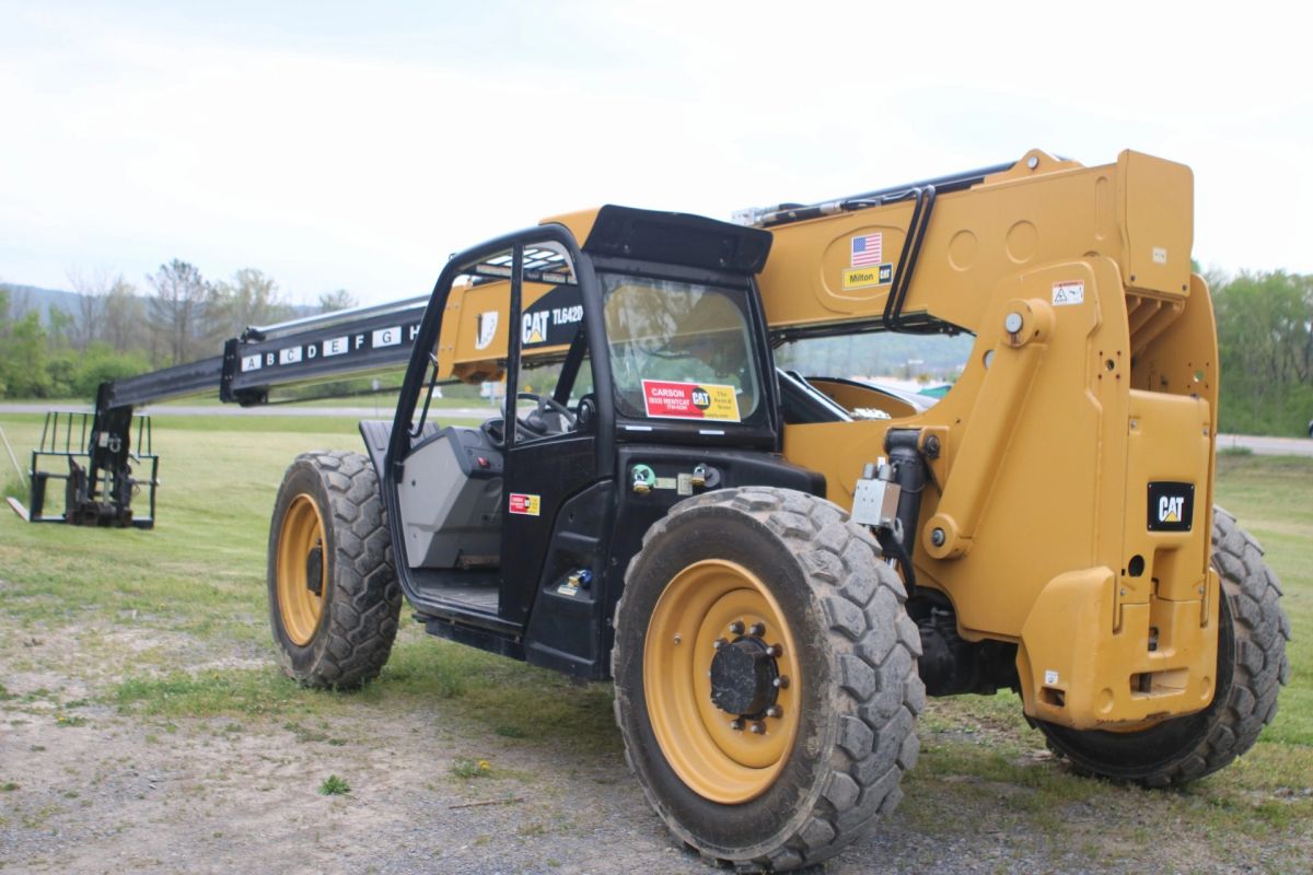 2023 CAT 1055 Telehandler