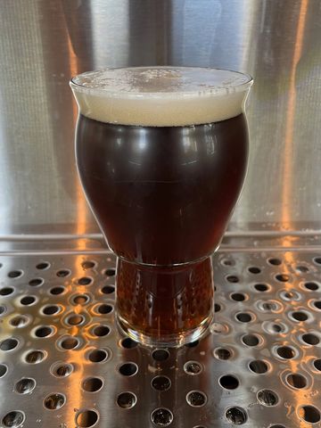 Glass of Muddy Pig porter