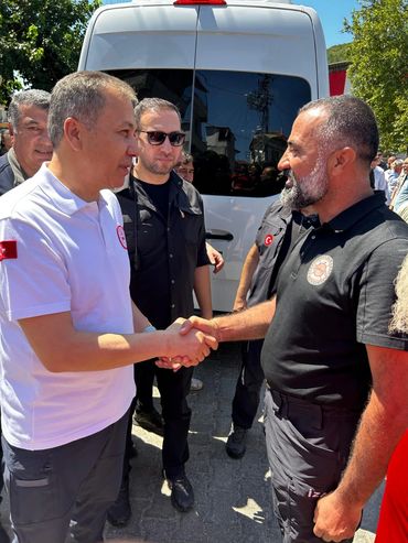 İçişleri Bakanımız Sayın Ali Yerlikaya deprem bölgesinde incelemelerde bulundu.