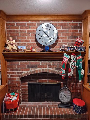 Big Blue" is a welded steel and waterjet cut 6061 Aluminum, powdercoated clock that was built for go